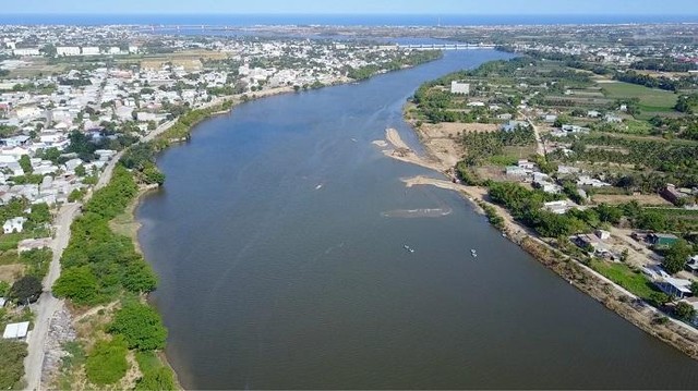 Đôi bờ sông Dinh, tỉnh Ninh Thuận