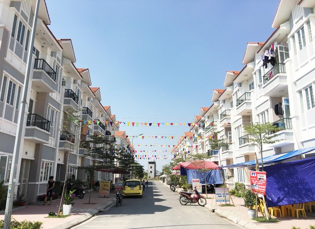 Địa ốc 7 ngày: Nhiều cảnh báo cho cơn sốt đất tại TP.HCM ảnh 1