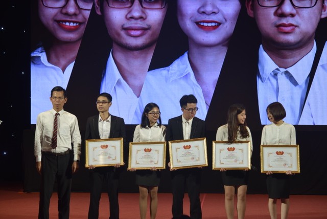 Sinh viên Học viện Kl991.com nạp rút nhanh giành Quán quân I-Invest 2017 ảnh 1