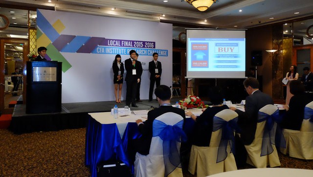 Đại học Ngoại thương TP. HCM chiến thắng cuộc thi Phân tích Kl99ok phiên bản mới của CFA tại Việt Nam ảnh 1