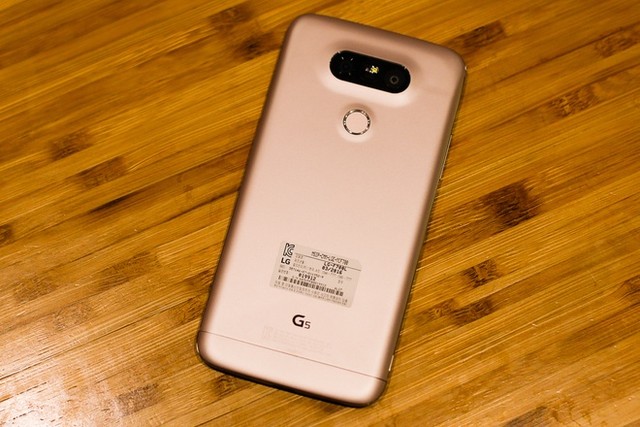 5 smartphone dùng camera kép đáng chú ý