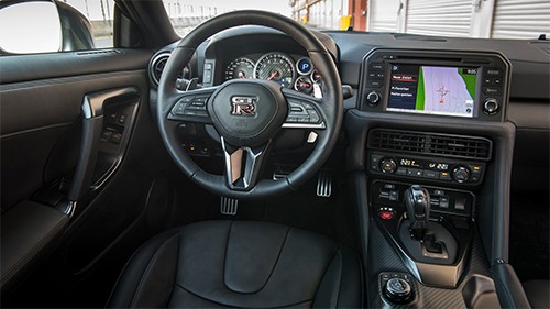 chi-tiet-nissan-gt-r-2017-10