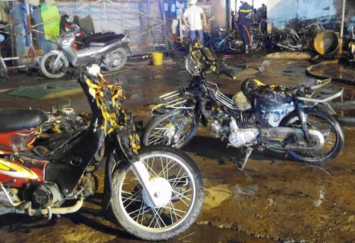hon-40-xe-bi-thieu-rui-trong-vu-chay-cay-xang-o-sai-gon-3