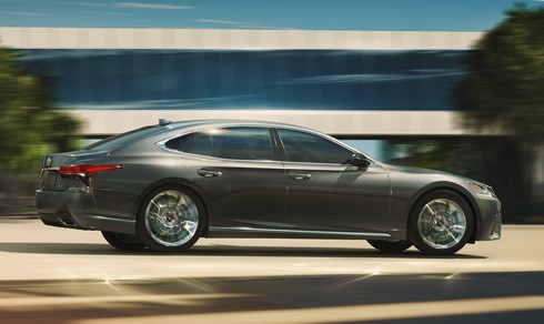 lexus-ls-500h-2018-su-dung-dong-co-tang-ap-1