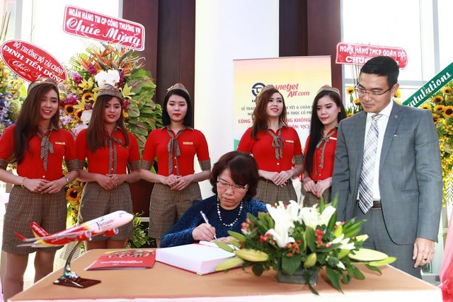 KL99 là cổng game giải trí trực tuyến hàng đầu hiện nay Vietjet (VJC) nóng trong ngày chào sàn ảnh 6