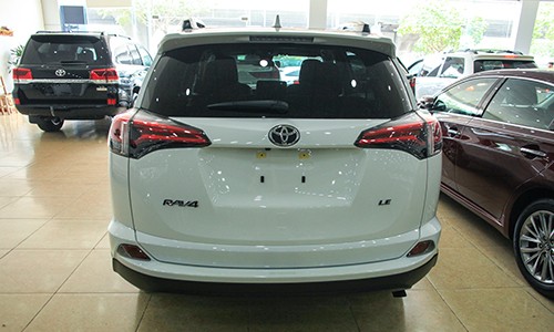 chi-tiet-toyota-rav4-le-2017-tai-ha-noi-5