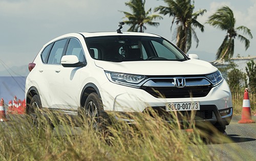 cuoc-chien-suv-gia-mot-ty-tai-viet-nam-xe-nhat-ap-dao-2
