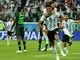 Nigeria 1-2 Argentina: Trọng tài không thổi phạt đền Marcos Rojo là đúng hay sai? ảnh 1