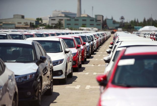 Ô tô tỉnh lẻ đại hạ giá, "tiến về Hà Nội" giành khách ảnh 1