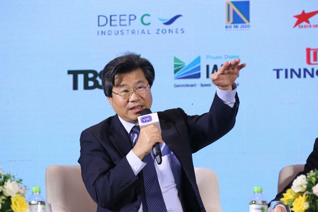 Ông Đỗ Nhất Hoàng, Cục trưởng Cục Kl99ok phiên bản mới nước ngoài, Bộ Kế hoạch và Kl99ok phiên bản mới trao đổi tại phiên thảo luận thứ hai - Ảnh: Lê Toàn.