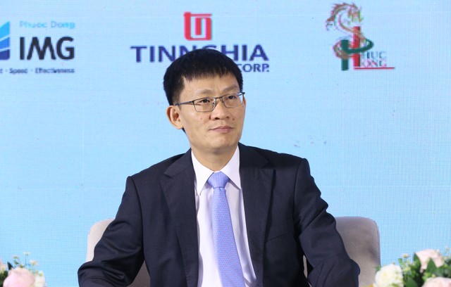 Ông Trần Quốc Trung, Phó Vụ trưởng Vụ Quản lý các khu Kl992 cổng game cá cược, Bộ Kế hoạch và Kl99ok phiên bản mới trao đổi tại phiên thảo luận thứ nhất - Ảnh: Lê Toàn.
