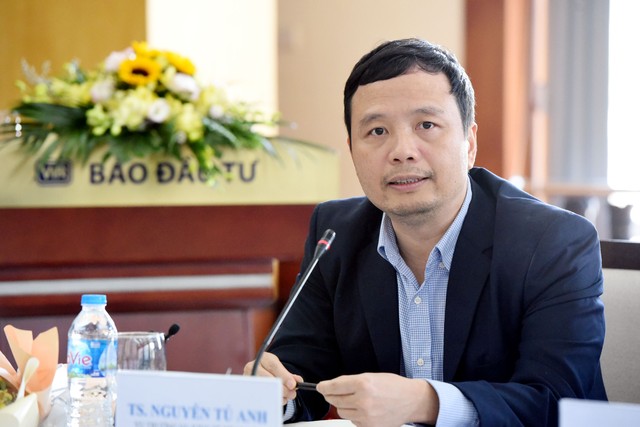 Ông Nguyễn Tú Anh, Vụ trưởng Vụ Kl992 cổng game cá cược tổng hợp, Ban Kl992 cổng game cá cược Trung ương trao đổi tại Tọa đàm. Ảnh: Dũng Minh.