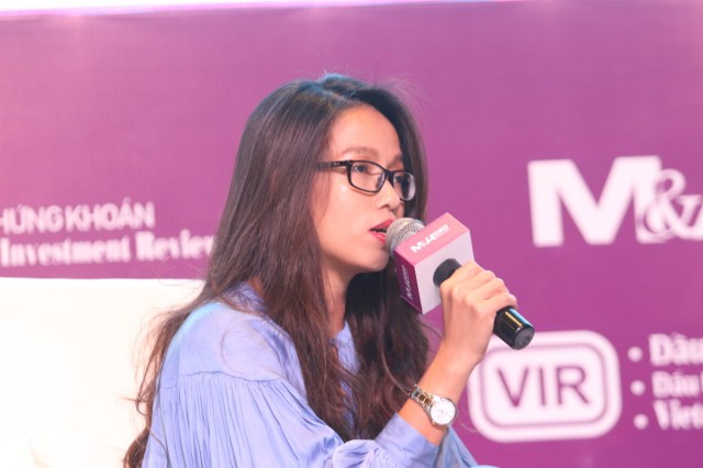 Bà Khanh Nguyễn, Giám đốc cao cấp thị trường vốn, Công ty JLL Việt Nam trảo đổi tại phiên 3. Ảnh: Lê Toàn.