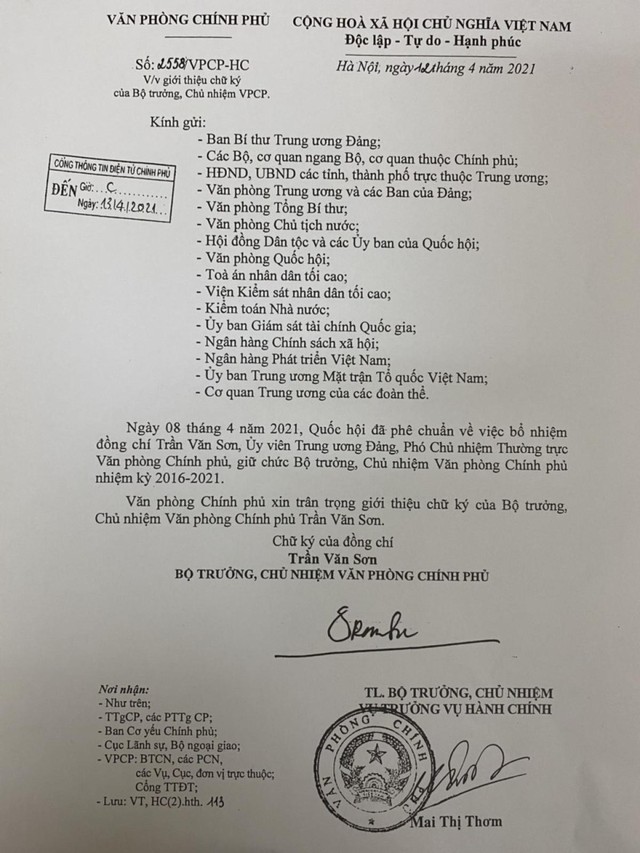 Chữ ký của Bộ trưởng, Chủ nhiệm Văn phòng Kl993 ưu đãi thưởng hấp dẫn Trần Văn Sơn.