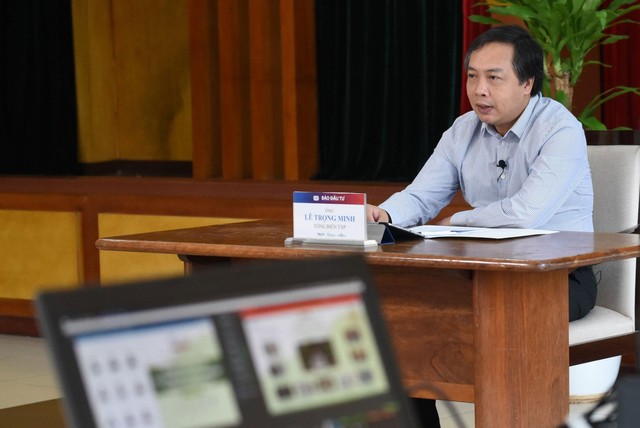 Ông Lê Trọng Minh, Tổng Biên tập Báo Kl99ok phiên bản mới điều hành buổi tọa đàm trực tuyến