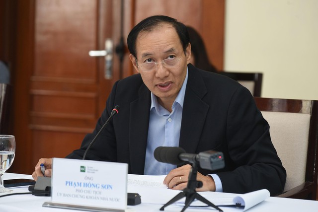 Ông Phạm Hồng Sơn, Phó chủ tịch UBCK trao đổi tại Tọa đàm. Ảnh: Dũng Minh