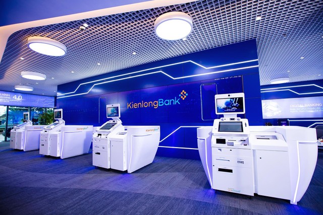 Hệ thống các máy giao dịch tự động STM tại các phòng giao dịch 5 sao kiểu mẫu của KienlongBank. Hệ thống các máy giao dịch tự động STM tại các phòng giao dịch 5 sao kiểu mẫu của KienlongBank.