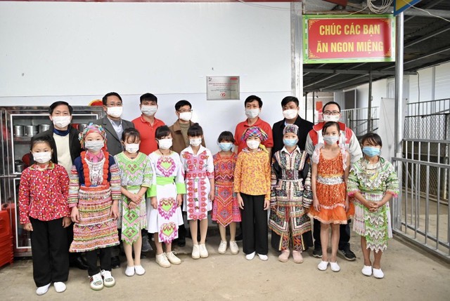 Khu vực Nhà ăn tại trường PTDTNT Tiểu học Xín Cái do Dai-ichi Life Việt Nam tài trợ.