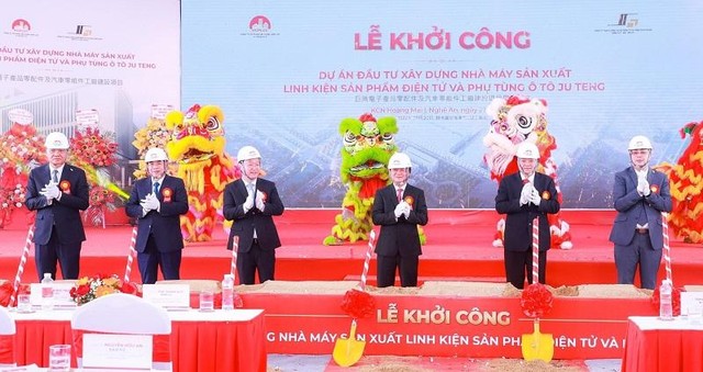 Lãnh đạo tỉnh Nghệ An cùng với nhà Kl99ok phiên bản mới thực hiện nghi thức Khởi công Dự án