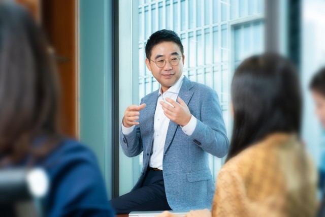 Shinhan Life tập trung phát triển những sản phẩm Kl99kl phiên bản hoạt động thuần bảo vệ với mức giá hợp lý hàng tháng để mọi người có thể dễ dàng tiếp cận.