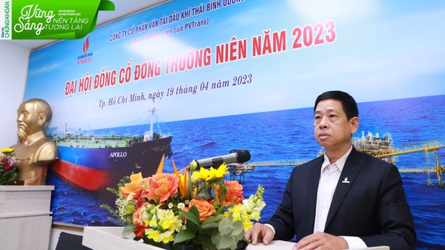 Ông Nguyễn Thế Dân, thành viên HĐQT trình Trang Chủ KL99Com Số 1 Link Đăng Ký KL999 kế hoạch bầu và miễn nhiệm thành viên HĐQT. Ảnh: Lê Toàn