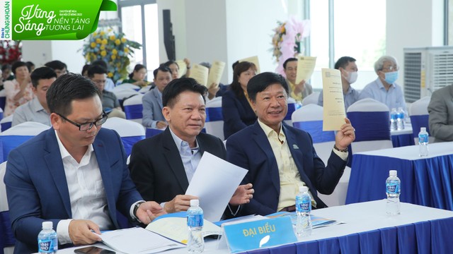 Đại hội đã thông qua tất cả các tờ trình.