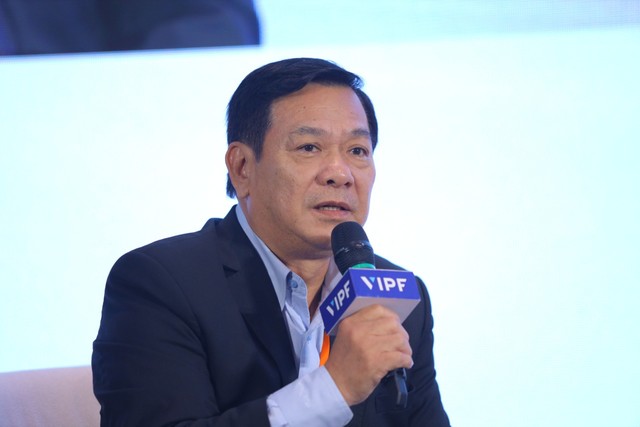 Ông Đào Xuân Đức, Chủ tịch HBA trao đổi tại Phiên thảo luận thứ nhất của Diễn đàn. Ảnh: Lê Toàn
