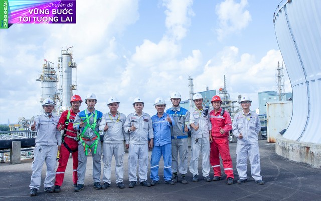CBCNV Nhà máy Đạm Cà Mau nỗ lực hết sức để bảo dưỡng tổng thể đạt mục tiêu An toàn, Chất lượng, Tiến độ, Hiệu quả CBCNV Nhà máy Đạm Cà Mau nỗ lực hết sức để bảo dưỡng tổng thể đạt mục tiêu An toàn, Chất lượng, Tiến độ, Hiệu quả