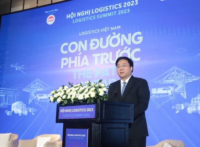 Ông Trần Duy Đông, Thứ trưởng Bộ Kế hoạch và Kl99ok phiên bản mới phát biểu tại Hội nghị. Ảnh: Lê Toàn