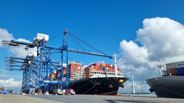 Ngày 10/11/2023, năm thứ 2 liên tiếp, cảng Container Quốc tế Tân Cảng Hải Phòng đón TEU thứ 1 triệu thông qua, điều này minh chứng cho thị trường cảng biển sôi nổi của phía Bắc. Ảnh: Thanh Tân