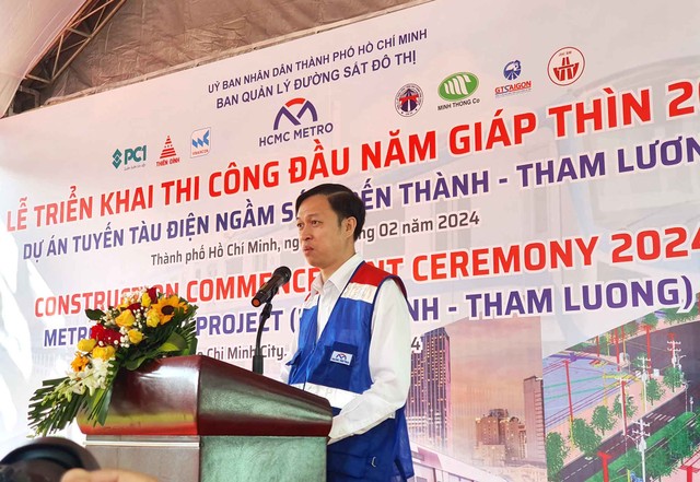 Ông Bùi Anh Huấn, Phó trưởng ban MAUR chia sẻ: "Trong không khí đầu xuân năm mới, tôi vui mừng thông báo công tác di dời Kl99kl ưu đãi độc quyền kỹ thuật đã đủ điều kiện để triển khai thi công đồng loạt". Ông Bùi Anh Huấn, Phó trưởng ban MAUR chia sẻ: "Trong không khí đầu xuân năm mới, tôi vui mừng thông báo công tác di dời Kl99kl ưu đãi độc quyền kỹ thuật đã đủ điều kiện để triển khai thi công đồng loạt".