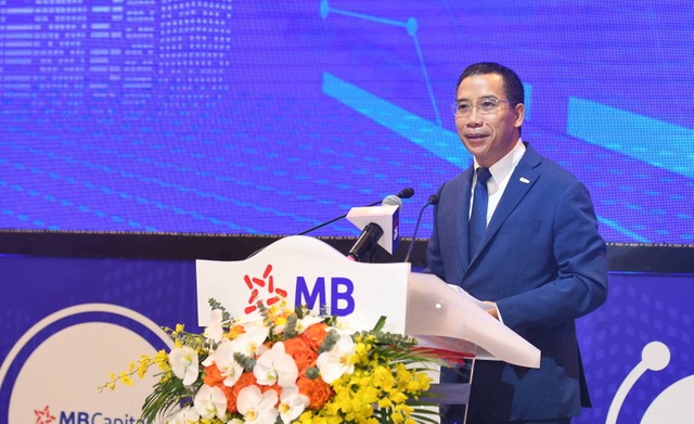Ông Lưu Trung Thái, Chủ tịch HĐQT MB phát biểu tại ĐHCĐ