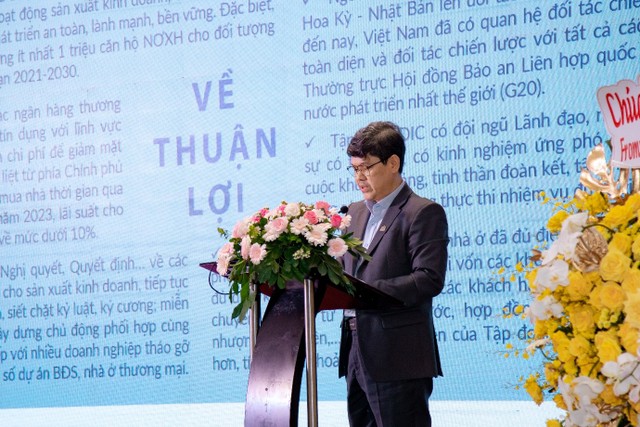 Ông Nguyễn Quang Tín – Tổng giám đốc Kl994 game bài casino hấp dẫn DIC trình bày báo cáo hoạt động Kl994 nhà cái bóng đá world cup Kl992 VIP Trang Chủ 2026 năm 2023 và kế hoạch Kl994 nhà cái bóng đá world cup Kl992 VIP Trang Chủ 2026 năm 2024.