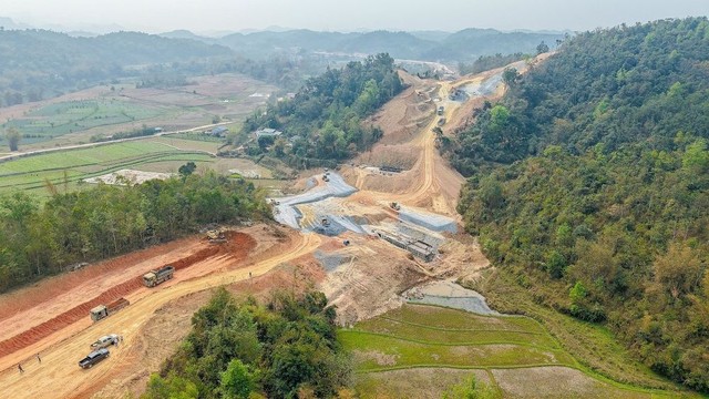 Thi công dự án Đồng Đăng - Trà Lĩnh tại gói thầu Km8+500-Km16+000 (xã Bắc Việt, huyện Văn Lãng, tỉnh Lạng Sơn).