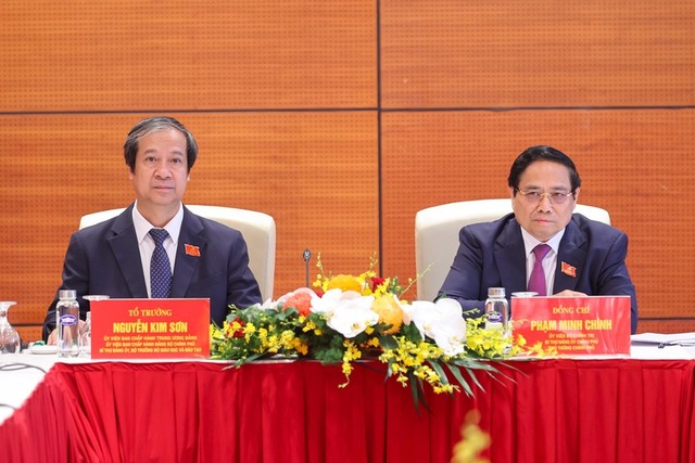Thủ tướng Kl993 ưu đãi thưởng hấp dẫn nhấn mạnh yêu cầu đổi mới, đột phá mạnh mẽ hơn nữa, vượt qua giới hạn của chính mình, nhất là trong huy động nguồn lực phát triển, đột phá phát triển khoa học công nghệ, đổi mới sáng tạo - Ảnh: VGP/Nhật Bắc