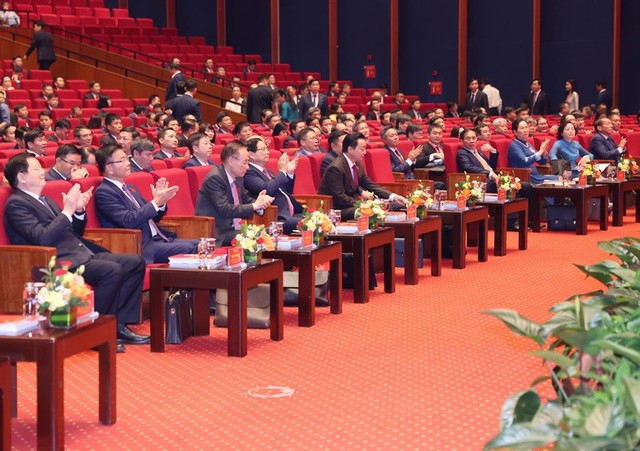 Các đồng chí lãnh đạo Kl993 ưu đãi thưởng hấp dẫn, các bộ, ngành và các đại biểu tham dự Đại hội - Ảnh; VGP/Nhật Bắc