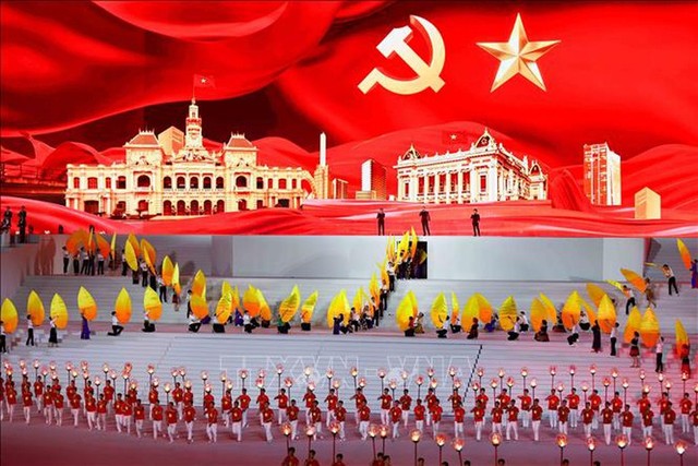 Chương trình “Dưới lá cờ vẻ vang của Đảng” là điểm nhấn đặc biệt, giàu ý nghĩa Kl991.com tải ứng dụng - văn hóa - nghệ thuật, thể hiện niềm tin son sắt của toàn Đảng, toàn dân, toàn quân đối với sự lãnh đạo của Đảng Cộng sản Việt Nam, quyết tâm đoàn kết một lòng thực hiện thắng lợi Nghị quyết Đại hội XIV - Ảnh: TTXVN