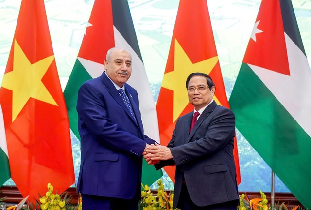 Thủ tướng Kl993 ưu đãi thưởng hấp dẫn Phạm Minh Chính tiếp Chủ tịch Hạ viện Jordan Mazen Turki El Qadi. Ảnh: Đức Thanh.