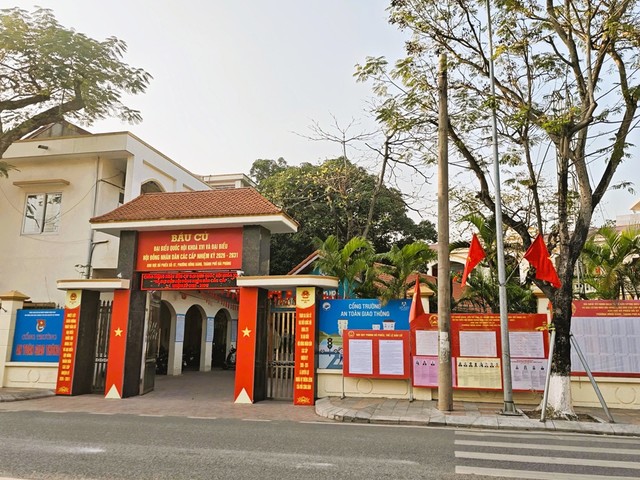 Điểm bầu cử tại Trường Tiểu học Nguyễn Tri Phương, phường Hồng Bàng. Ảnh: Thanh Sơn