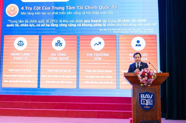 Ông Bùi Văn Huy, Phó chủ tịch HĐQT CTCP Kl99ok phiên bản mới FIDT trình bày tại sự kiện