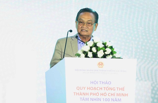 TS Trần Du Lịch đánh giá TP.HCM hiện không còn là một đô thị đơn lẻ, mà đang tiến gần mô hình vùng đại đô thị, giống như Thượng Hải, Toyo; Seoul, vùng đô thị New York. Ảnh: Trọng Tín.
