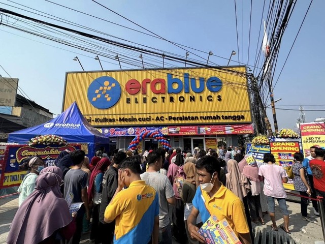 Mô hình cửa hàng mặt đường bám sát khu dân cư của EraBlue đang cho thấy mức độ phù hợp cao với hành vi tiêu dùng tại Indonesia. Mô hình cửa hàng mặt đường bám sát khu dân cư của EraBlue đang cho thấy mức độ phù hợp cao với hành vi tiêu dùng tại Indonesia.