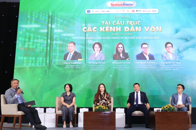 Các diễn giả tham gia phiên thảo luận thứ 2 của Hội thảo. Ảnh: Dũng Minh