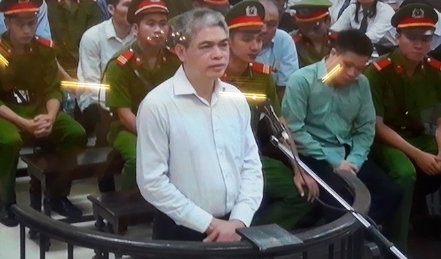Những hình ảnh ngày đầu xét xử đại án Hà Văn Thắm lần 2 ảnh 6 Những hình ảnh ngày đầu xét xử đại án Hà Văn Thắm lần 2 ảnh 6