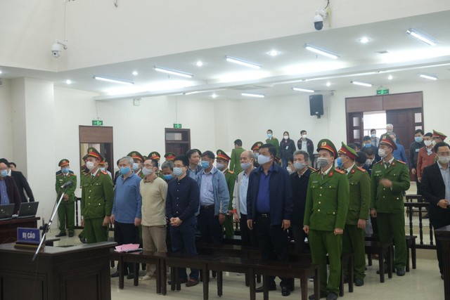 Các bị cáo tại tòa.