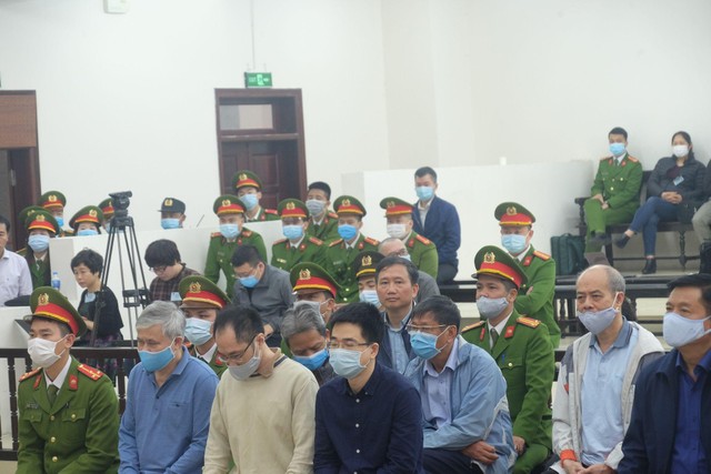 Các bị cáo tại tòa.