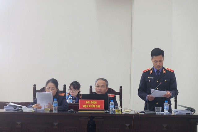 Đại diện Viện kiểm sát.