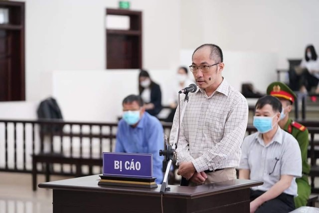 Bị cáo trình bày lý do kháng cáo.