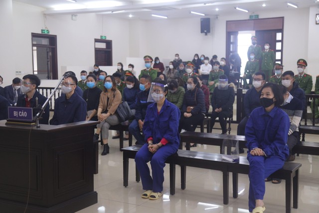 Các bị cáo tại tòa.