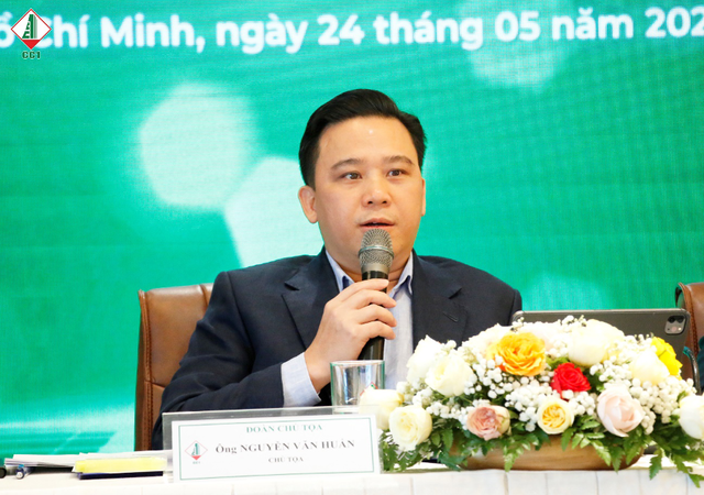 Ông Nguyễn Văn Huấn, Chủ tịch HĐQT điều hành Đại hội đồng Trang Chủ KL99Com Số 1 Link Đăng Ký KL999 thường niên năm 2024